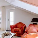 Apartmán Koenig Ludwig - Modernes Design-apartment Fuer Paare Und Geniesser Am Starnberger By Livaria Berg am Starnberger See