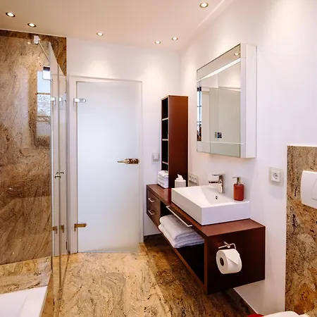 Ferienwohnung Koenig Ludwig - Modernes Design-Apartment Fuer Paare Und Geniesser Am Starnberger See By Livaria Apartment