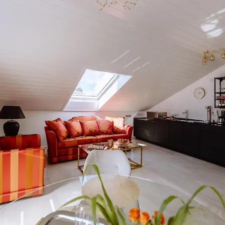 Ferienwohnung Koenig Ludwig - Modernes Design-Apartment Fuer Paare Und Geniesser Am Starnberger See By Livaria Апартаменты *