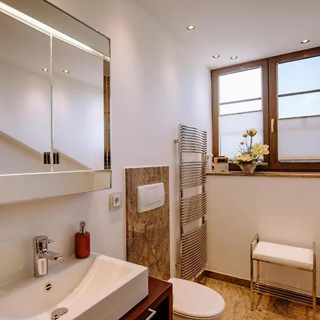 Ferienwohnung Koenig Ludwig - Modernes Design-Apartment Fuer Paare Und Geniesser Am Starnberger See By Livaria Апартаменты